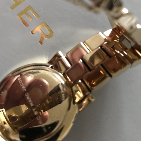 MARC BY MARC JACOBS WOMAN WATCHES - Picture 5 of 8